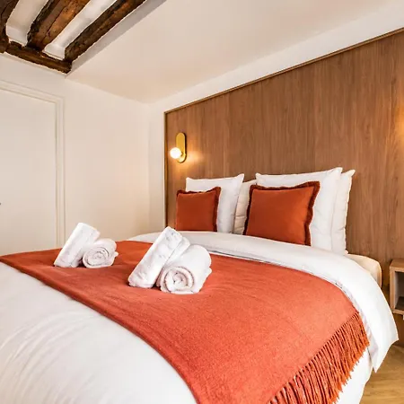 Chic In Center - With Ac Apartment *